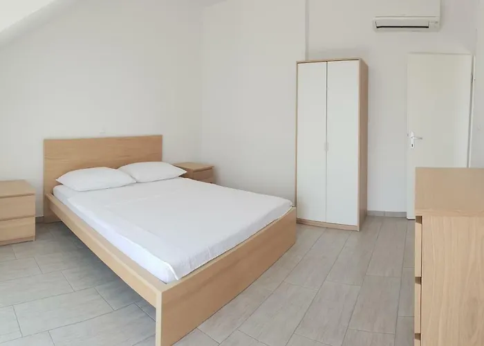 Toro * Sveta Nedelja (Hvar)