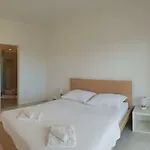 شقة Toro
